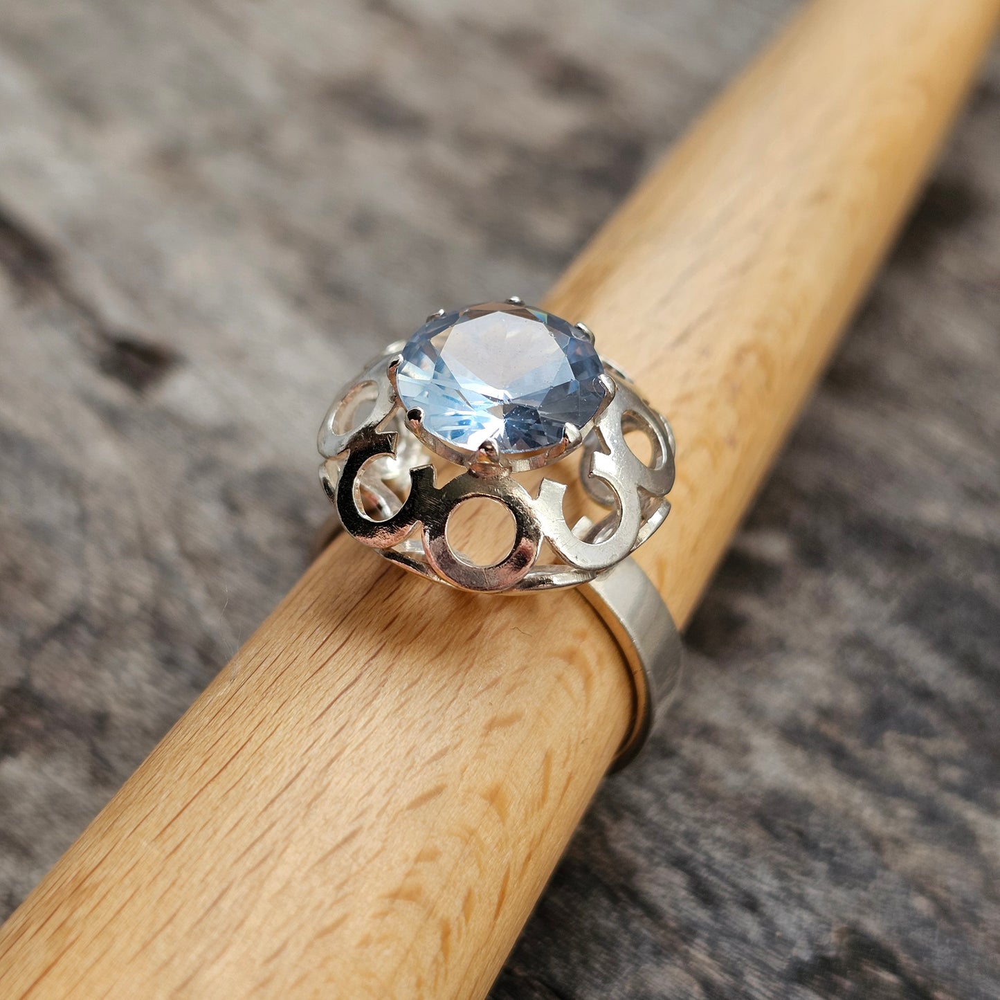 1960s Finnish Modernist Silver Ring with Blue Spinel — Tuomo Rissanen - UK Ring Size R -  US Ring Size 8.5 - 1969