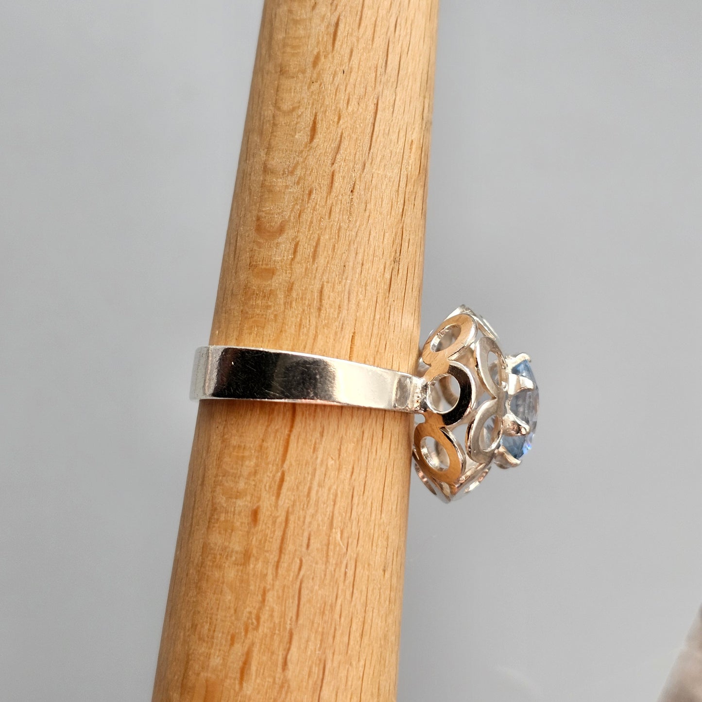 1960s Finnish Modernist Silver Ring with Blue Spinel — Tuomo Rissanen - UK Ring Size R -  US Ring Size 8.5 - 1969