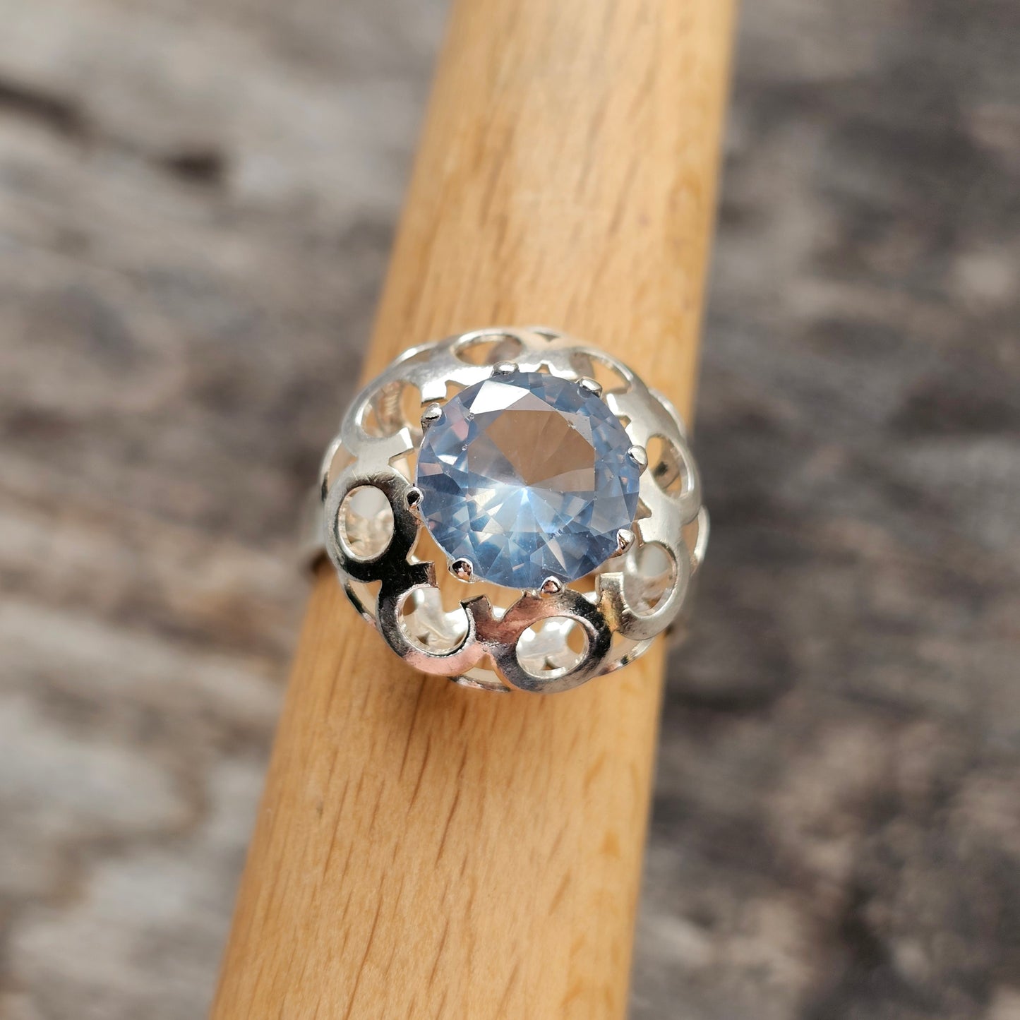 1960s Finnish Modernist Silver Ring with Blue Spinel — Tuomo Rissanen - UK Ring Size R -  US Ring Size 8.5 - 1969