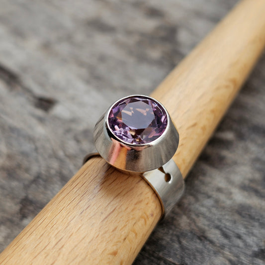 1960s Finnish Modernist Silver Ring with Amethyst — Tuomo Rissanen - UK Ring Size N 1/2-  US Ring Size 7- 1967