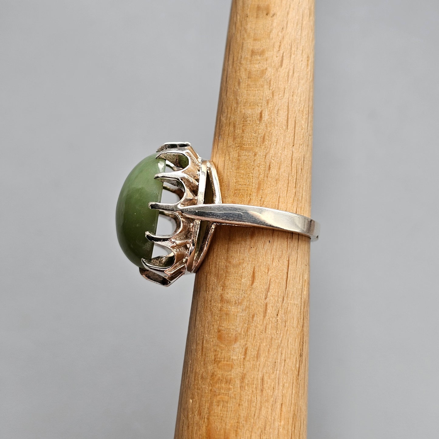 Vintage 1970s Sterling Silver & Nephrite Jade Ring - UK Ring Size L 1/2 -  US Ring Size 6