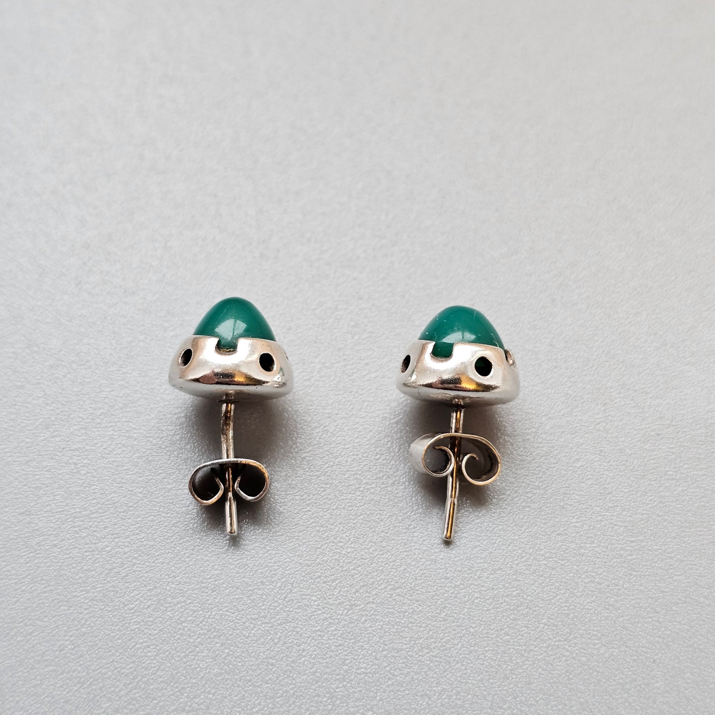 Vintage Modernist Finnish Silver & Chrysoprase Stud Earrings by Martti Viikinniemi 1960s