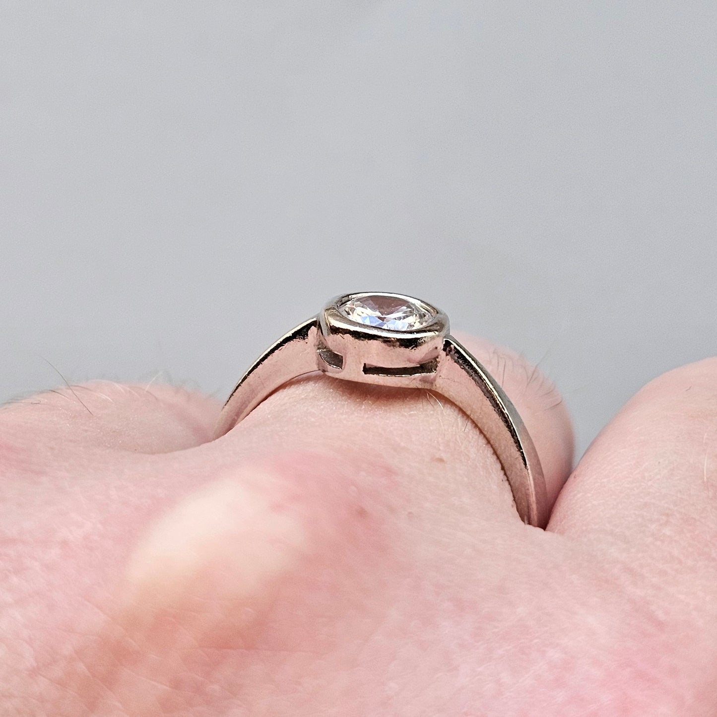 Contemporary Sterling Silver & Cubic Zirconia Solitaire Ring - UK Ring Size S -  US Ring Size 9