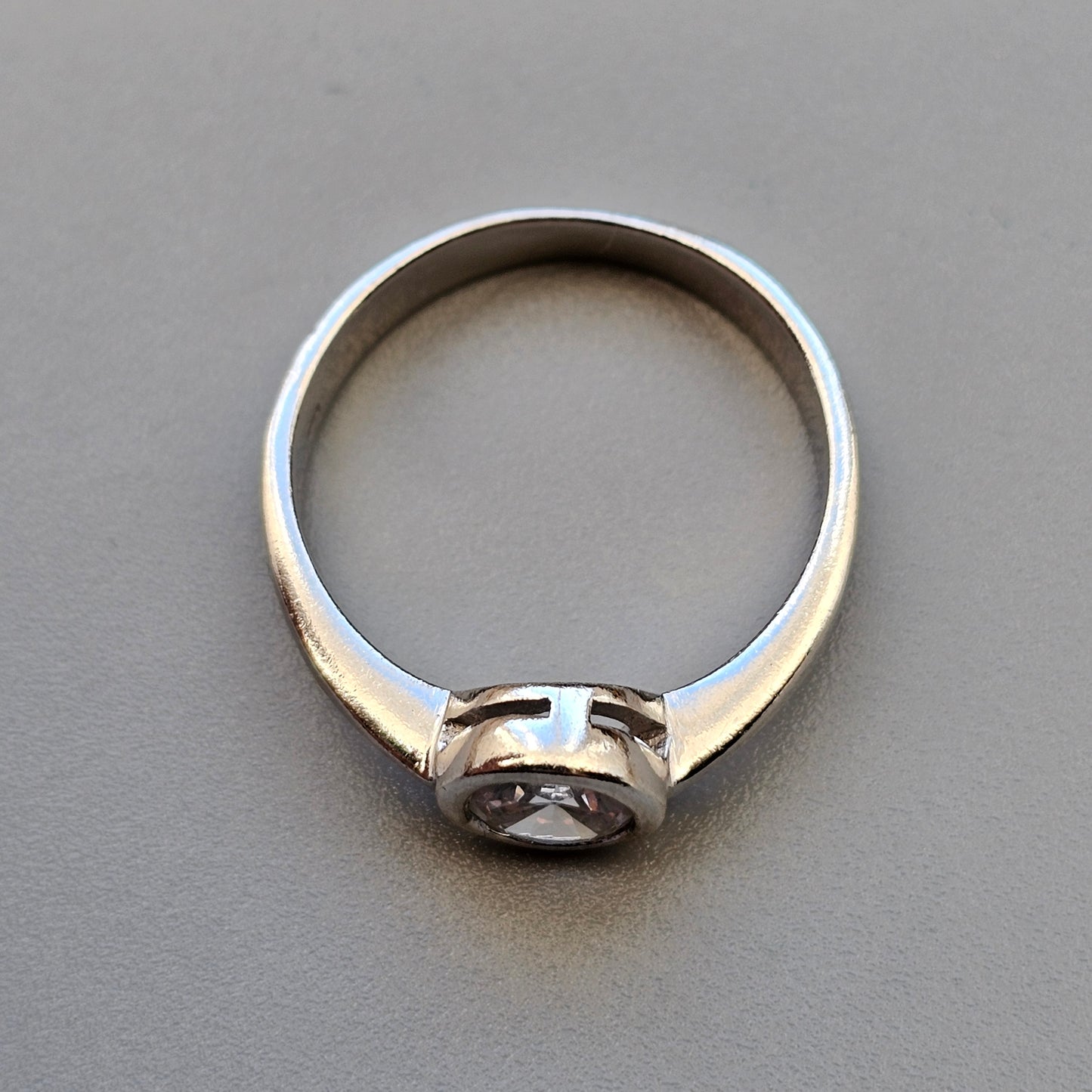 Contemporary Sterling Silver & Cubic Zirconia Solitaire Ring - UK Ring Size S -  US Ring Size 9