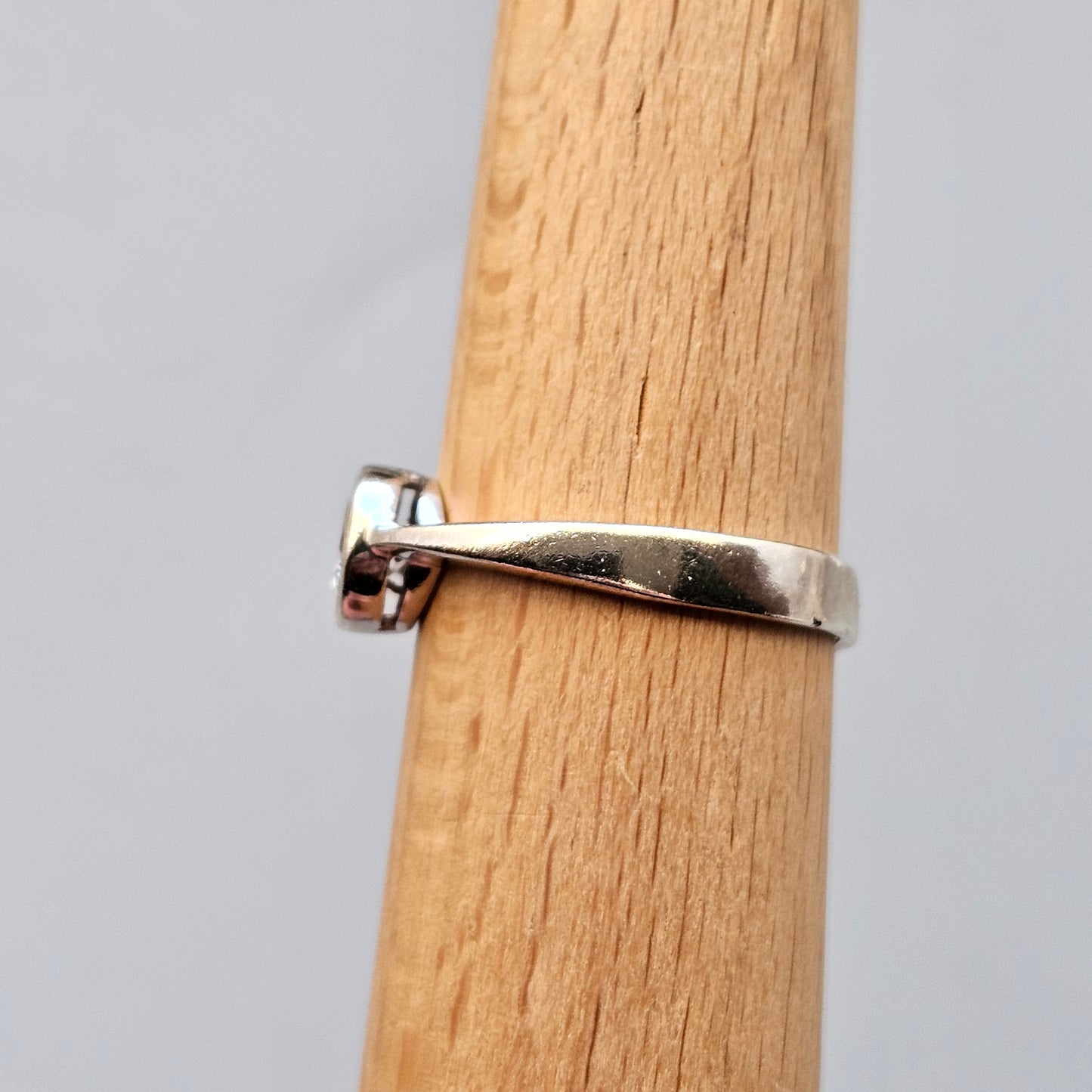 Contemporary Sterling Silver & Cubic Zirconia Solitaire Ring - UK Ring Size S -  US Ring Size 9