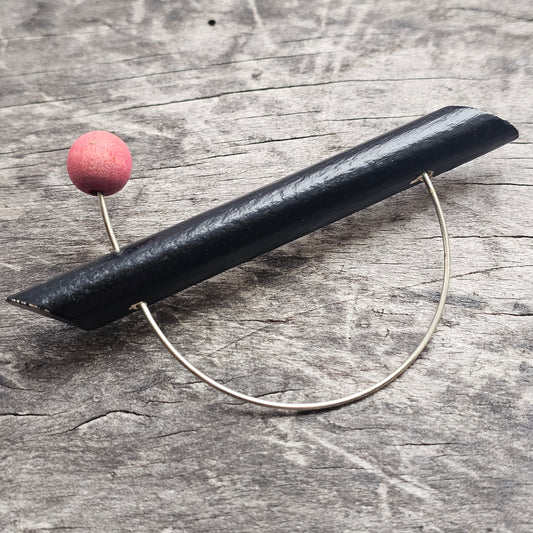 Vintage 1980s Aarikka Finland Black & Red Wooden Brooch – UFO Modernist Scandinavian Design