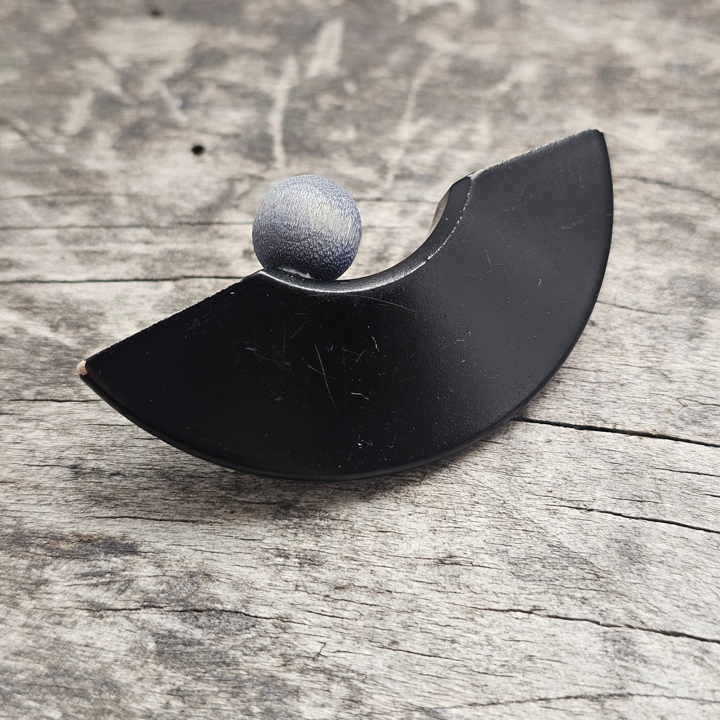 Vintage 1990s 1980s Aarikka Finland Black & Blue Wooden Brooch – Modernist Scandinavian Design