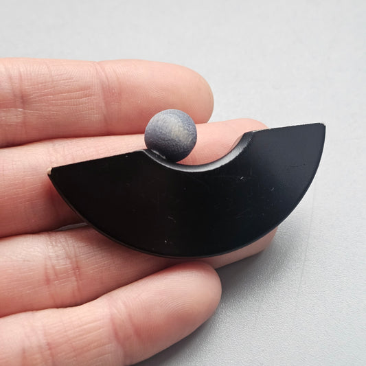 Vintage 1990s 1980s Aarikka Finland Black & Blue Wooden Brooch – Modernist Scandinavian Design