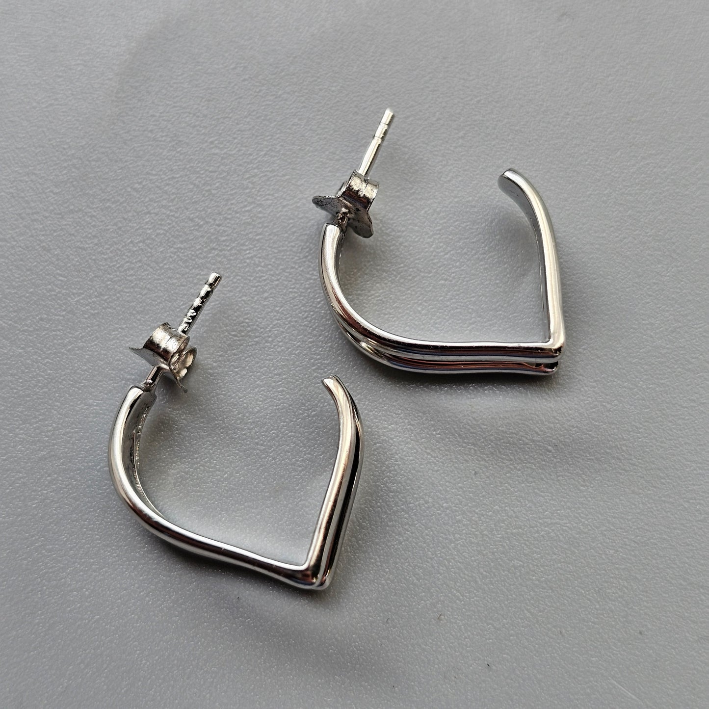Karl Laine Compro Finnish Sterling Silver Hoop Earring by Kultakeskus