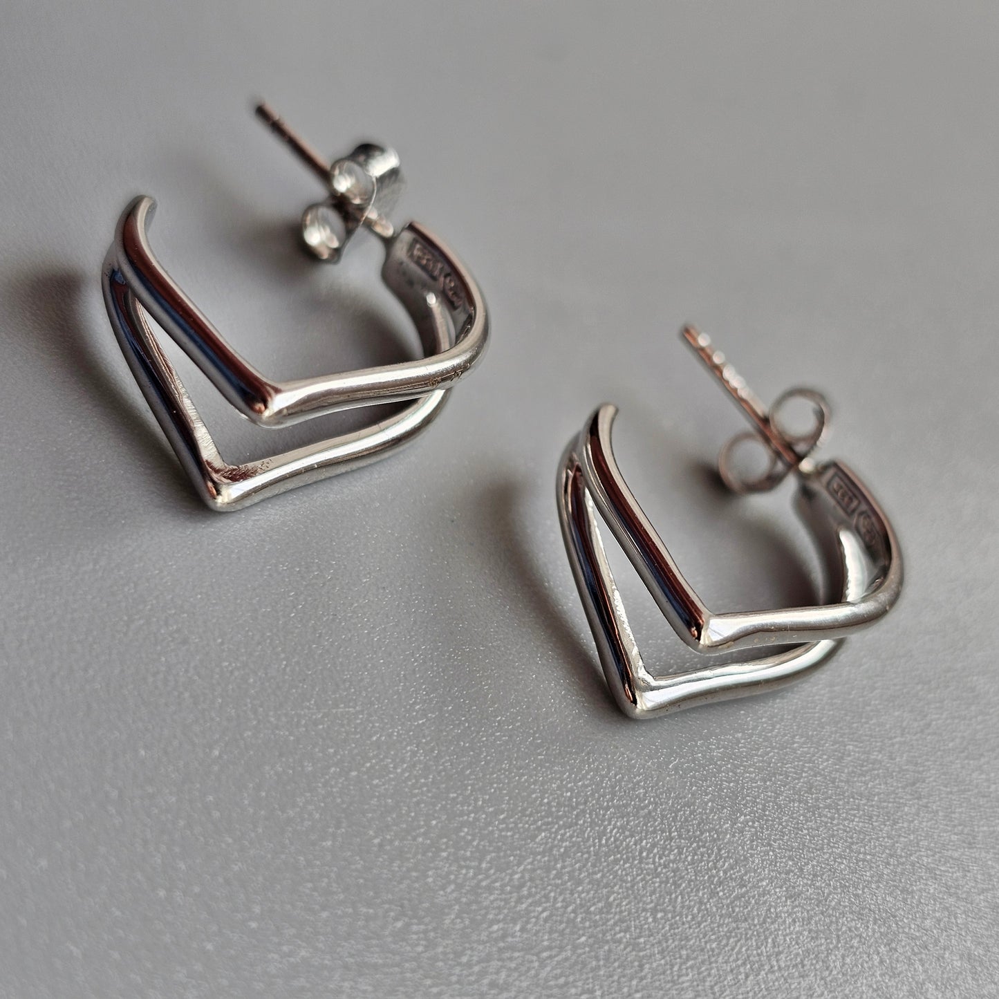 Karl Laine Compro Finnish Sterling Silver Hoop Earring by Kultakeskus