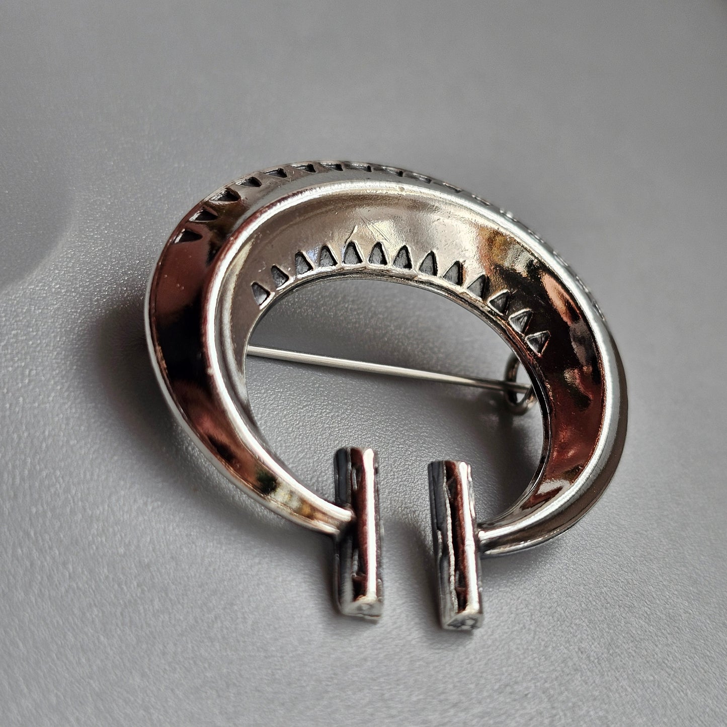 Vintage 1980s Finnish Kalevala Koru Sterling Silver Middle Ages style Brooch 1983