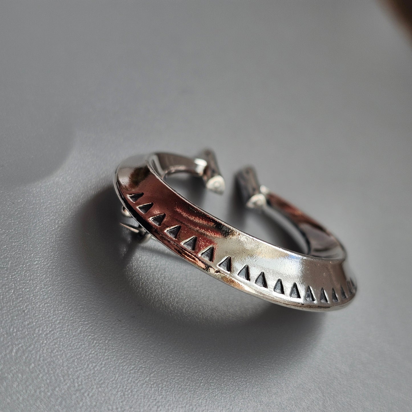 Vintage 1980s Finnish Kalevala Koru Sterling Silver Middle Ages style Brooch 1983