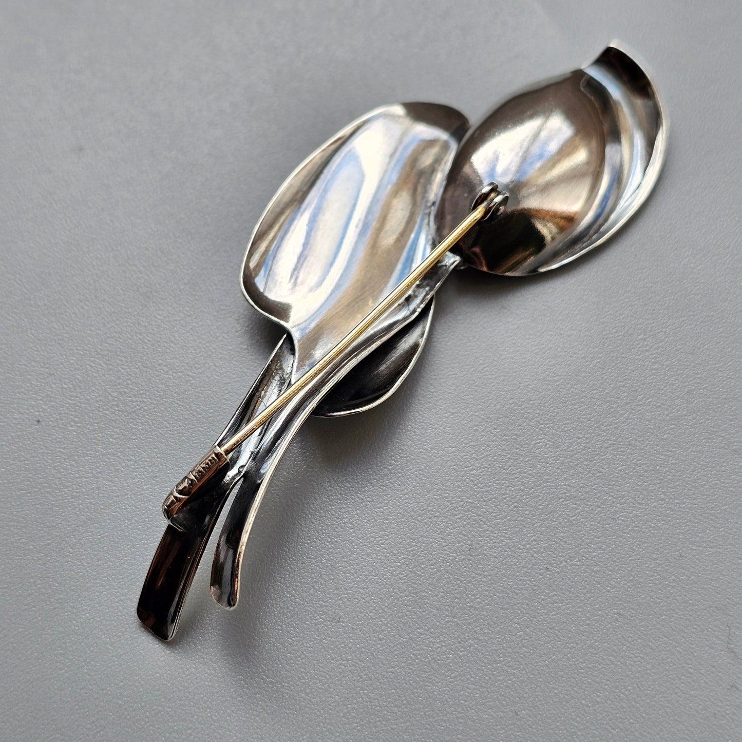 Finnish Modernist 1960s Silver Peace Lily Flower Brooch by Elis Kauppi Kupittaan Kulta