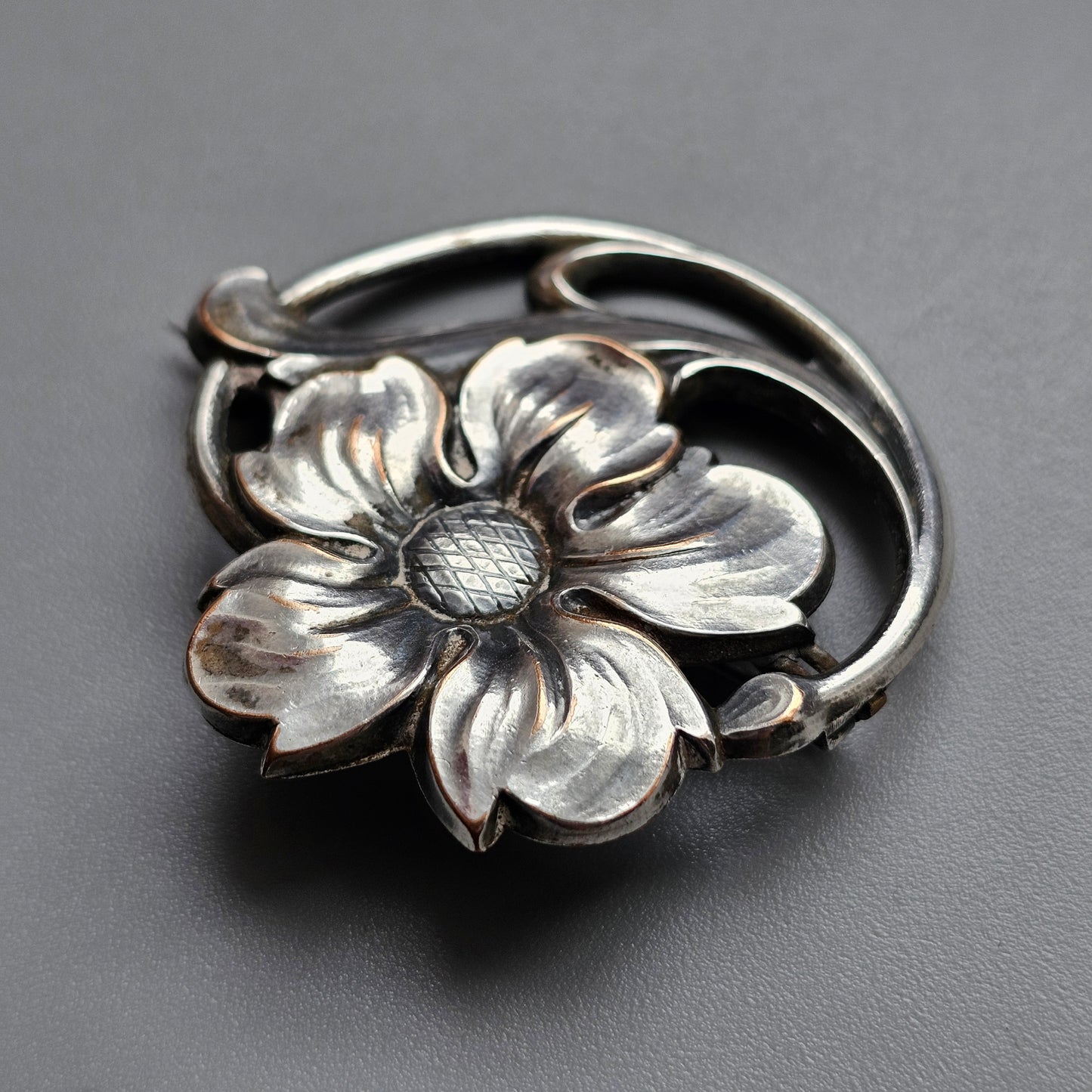 Vintage Art Nouveau to Art Deco Silver Plated Flower Brooch