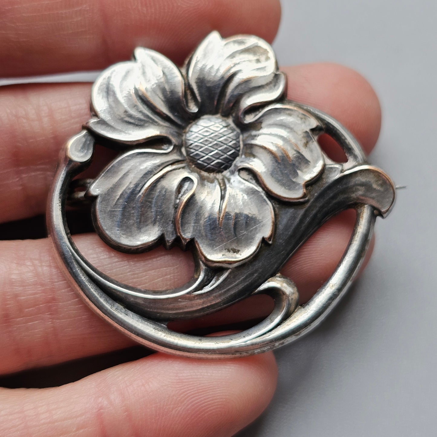 Vintage Art Nouveau to Art Deco Silver Plated Flower Brooch