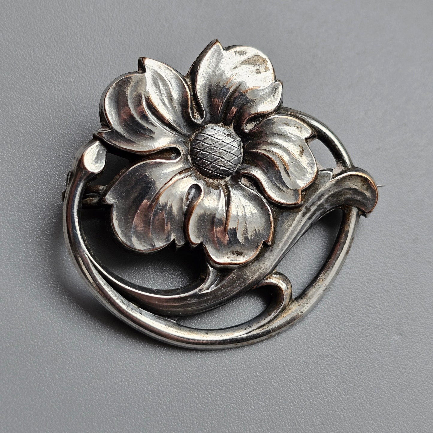 Vintage Art Nouveau to Art Deco Silver Plated Flower Brooch