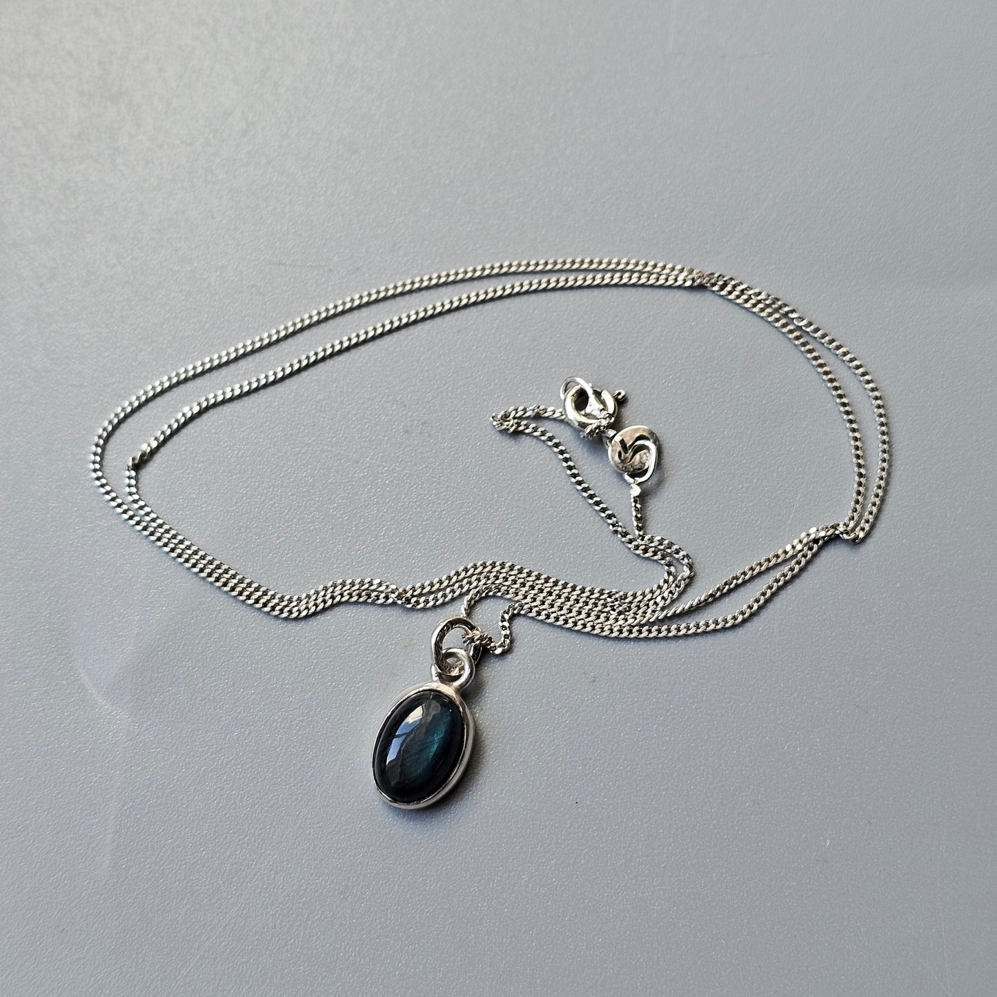 Vintage 1980s Small Oval Sterling Silver & Spectrolite Necklace by Eila Minkkinen 1980