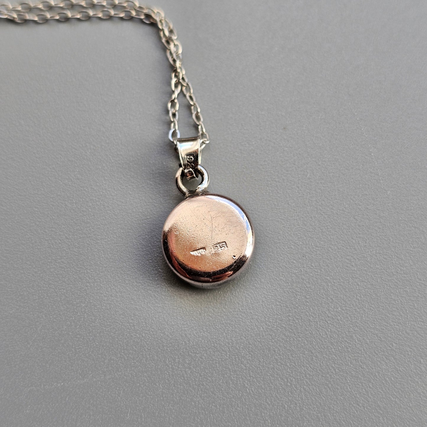 Small Finnish Sterling Silver & Round Spectrolite Necklace