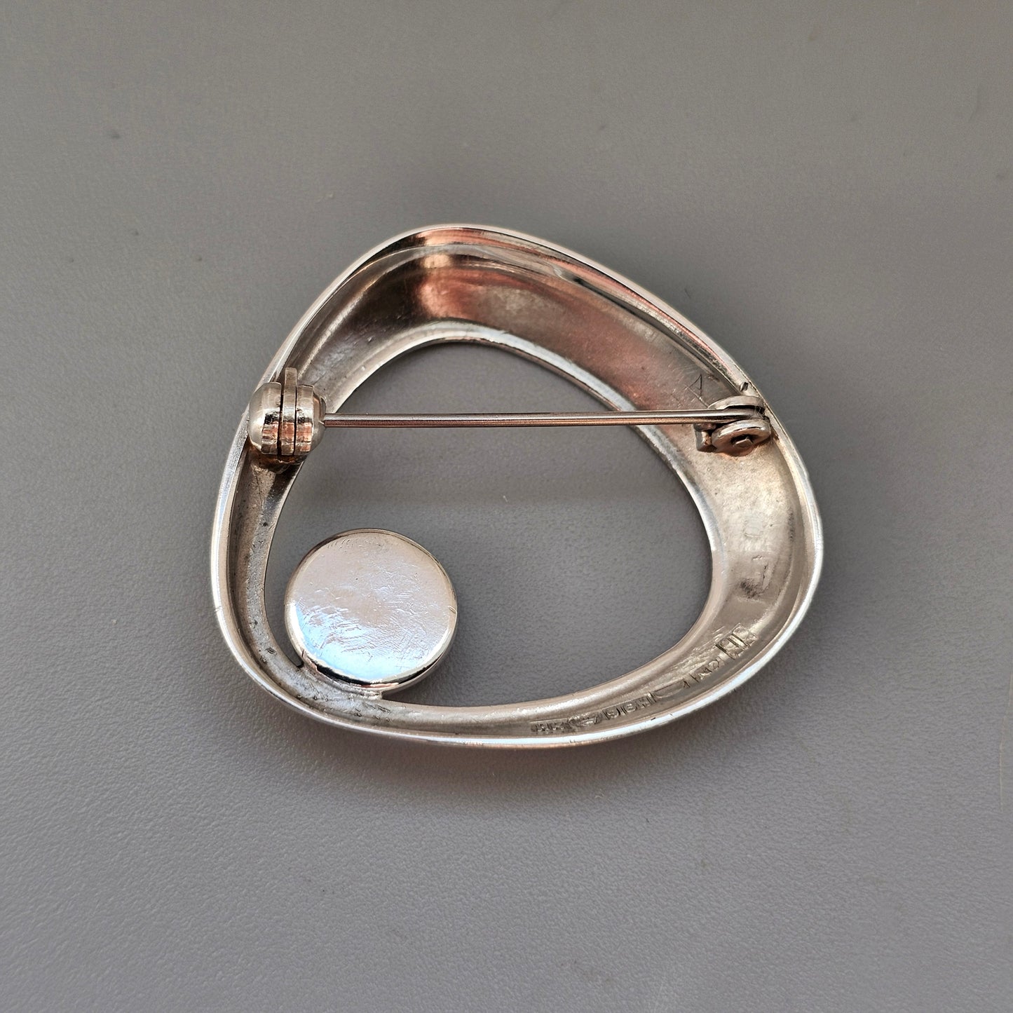 Vintage 1960s Modernist Sterling Silver & Spectrolite Brooch by Kaunis Koru 1966