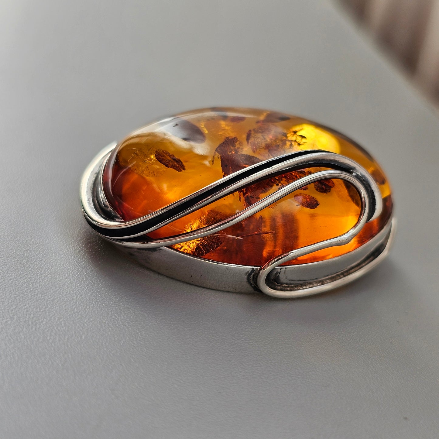 Vintage 1990s Sterling Silver & Baltic Amber Brooch 1994