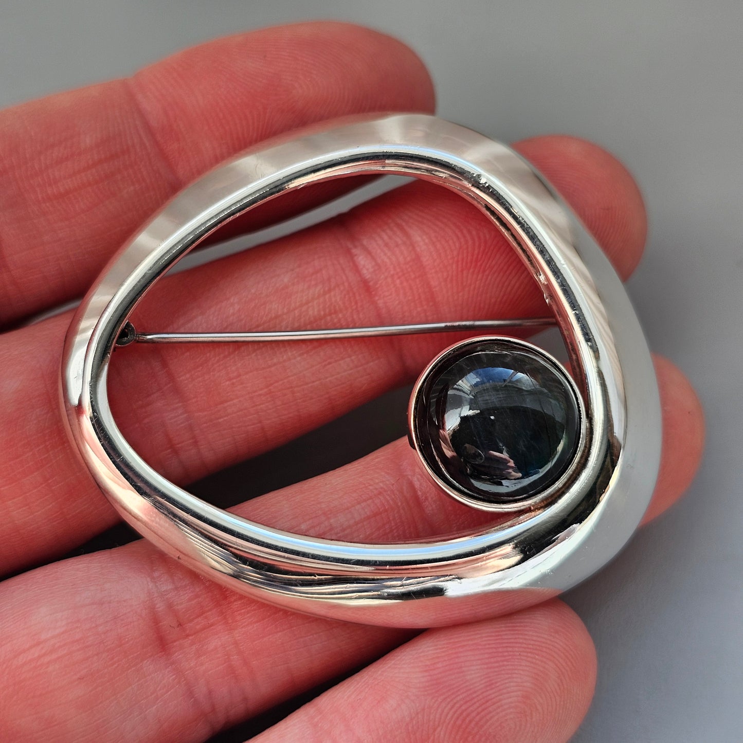 Vintage 1980s Modernist Sterling Silver & Spectrolite Brooch by Kaunis Koru