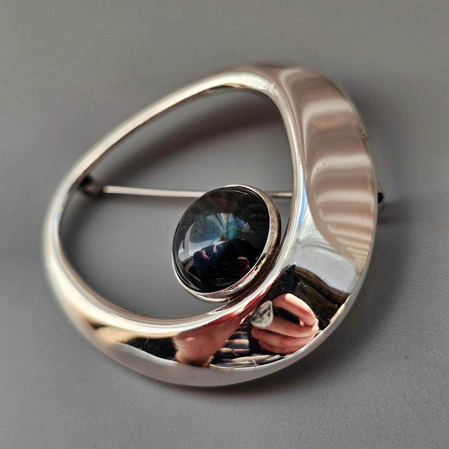 Vintage 1980s Modernist Sterling Silver & Spectrolite Brooch by Kaunis Koru