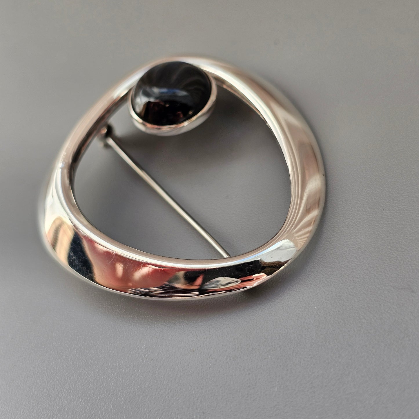 Vintage 1980s Modernist Sterling Silver & Spectrolite Brooch by Kaunis Koru