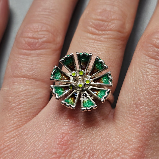 Contemporary Italian Sterling Silver Green Enamel Flower Ring UK Ring Size: M 1/2 US Ring Size: 6.5