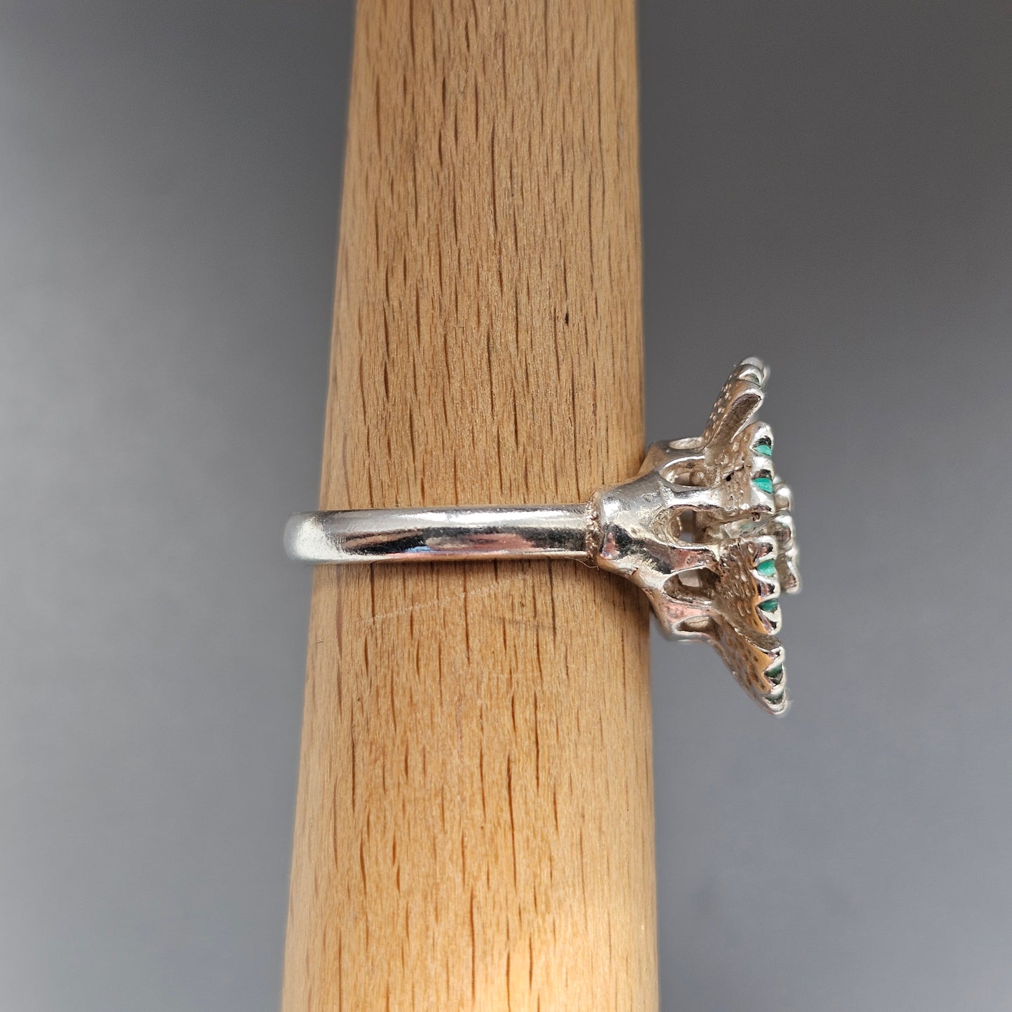 Contemporary Italian Sterling Silver Green Enamel Flower Ring UK Ring Size: M 1/2 US Ring Size: 6.5
