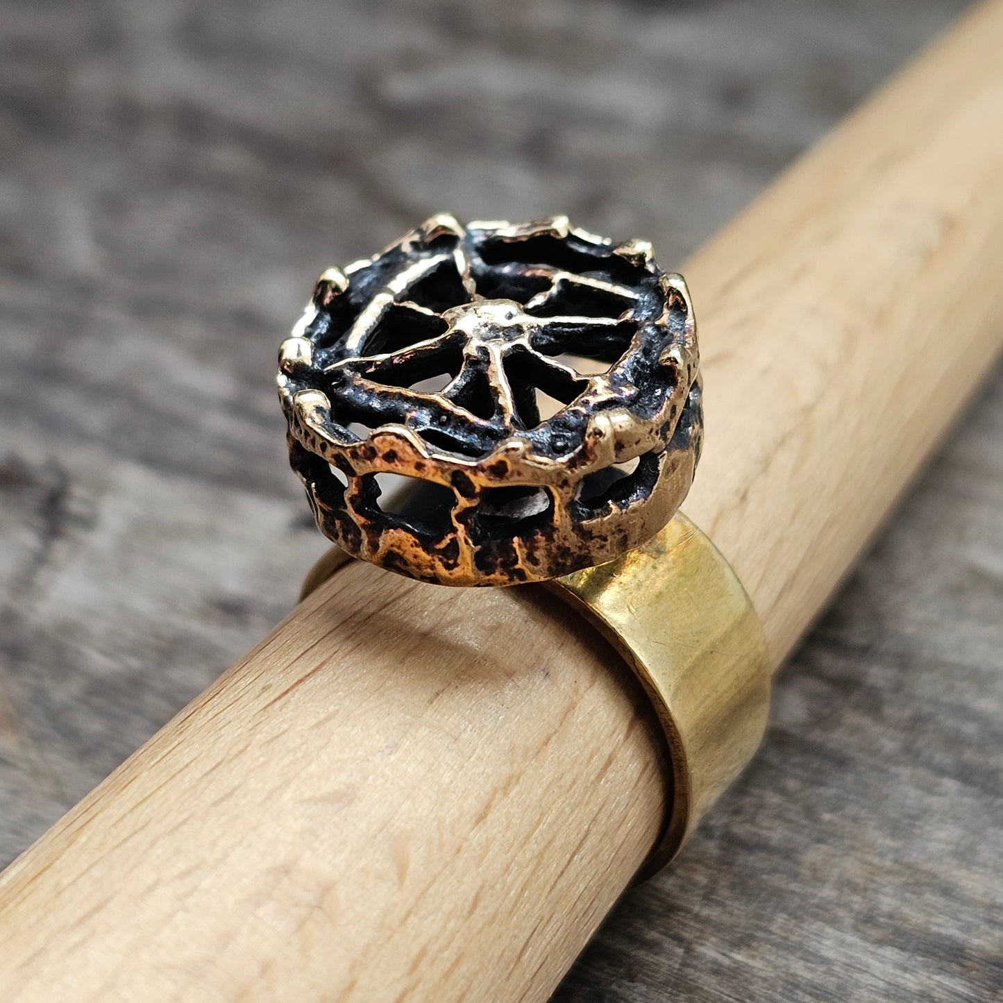 Vintage Pentti Sarpaneva Pitsi Bronze Ring Finnish Modernist Brutalist Lace Design