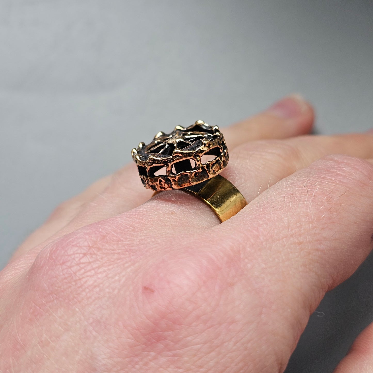 Vintage Pentti Sarpaneva Pitsi Bronze Ring Finnish Modernist Brutalist Lace Design