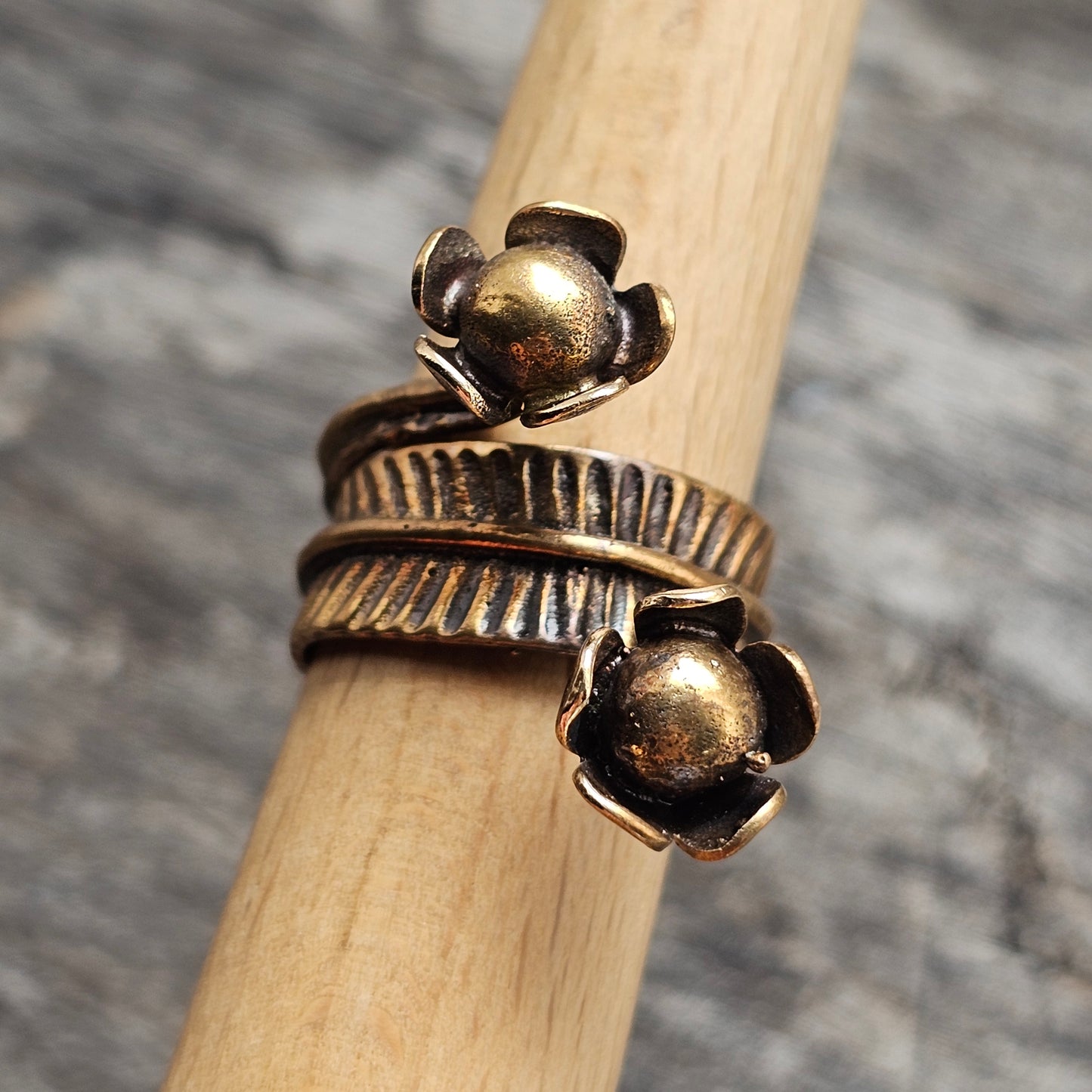 Vintage Modernist 70s Finnish Bronze Flowers Ring by Seppo Tamminen