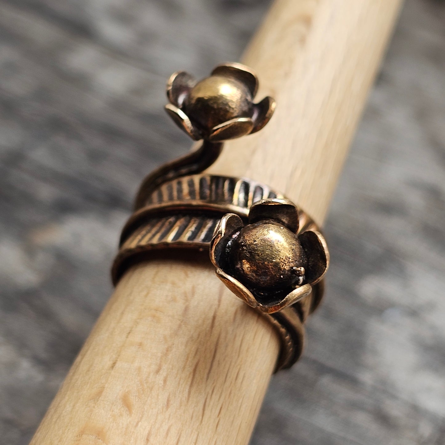 Vintage Modernist 70s Finnish Bronze Flowers Ring by Seppo Tamminen