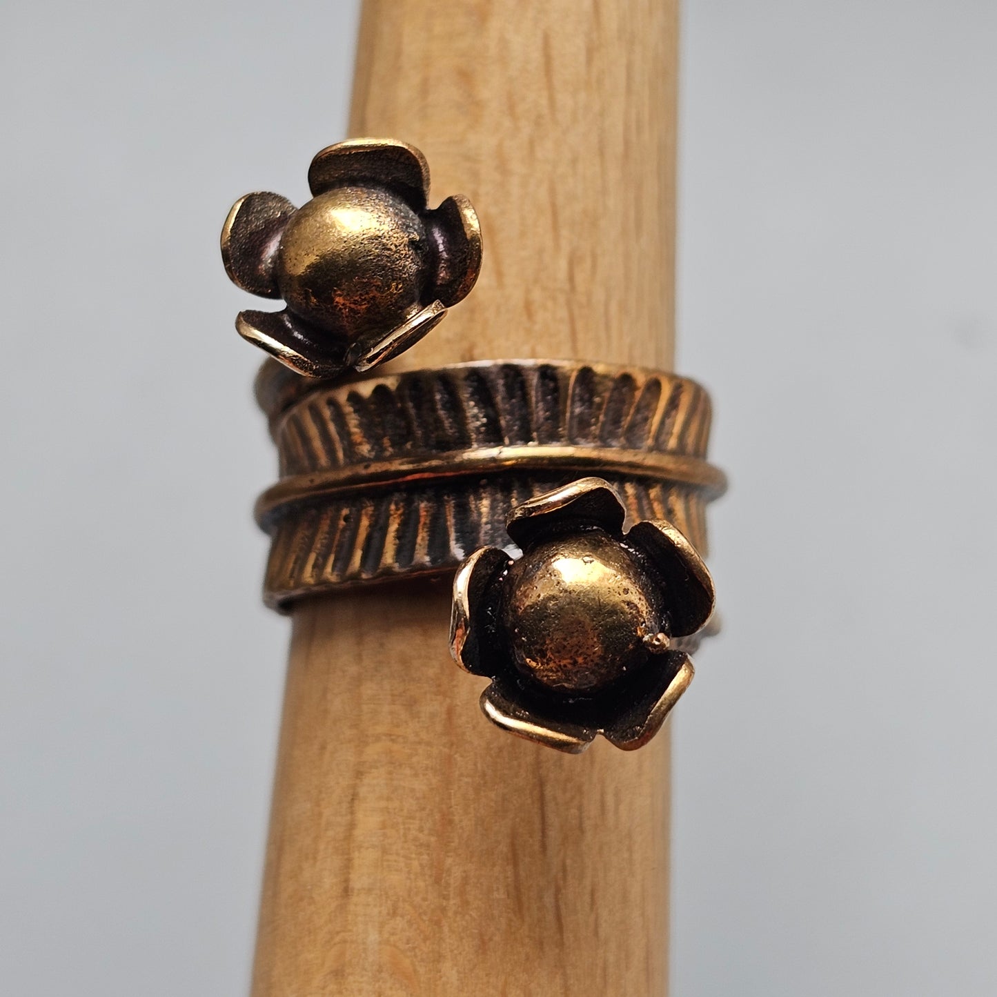 Vintage Modernist 70s Finnish Bronze Flowers Ring by Seppo Tamminen