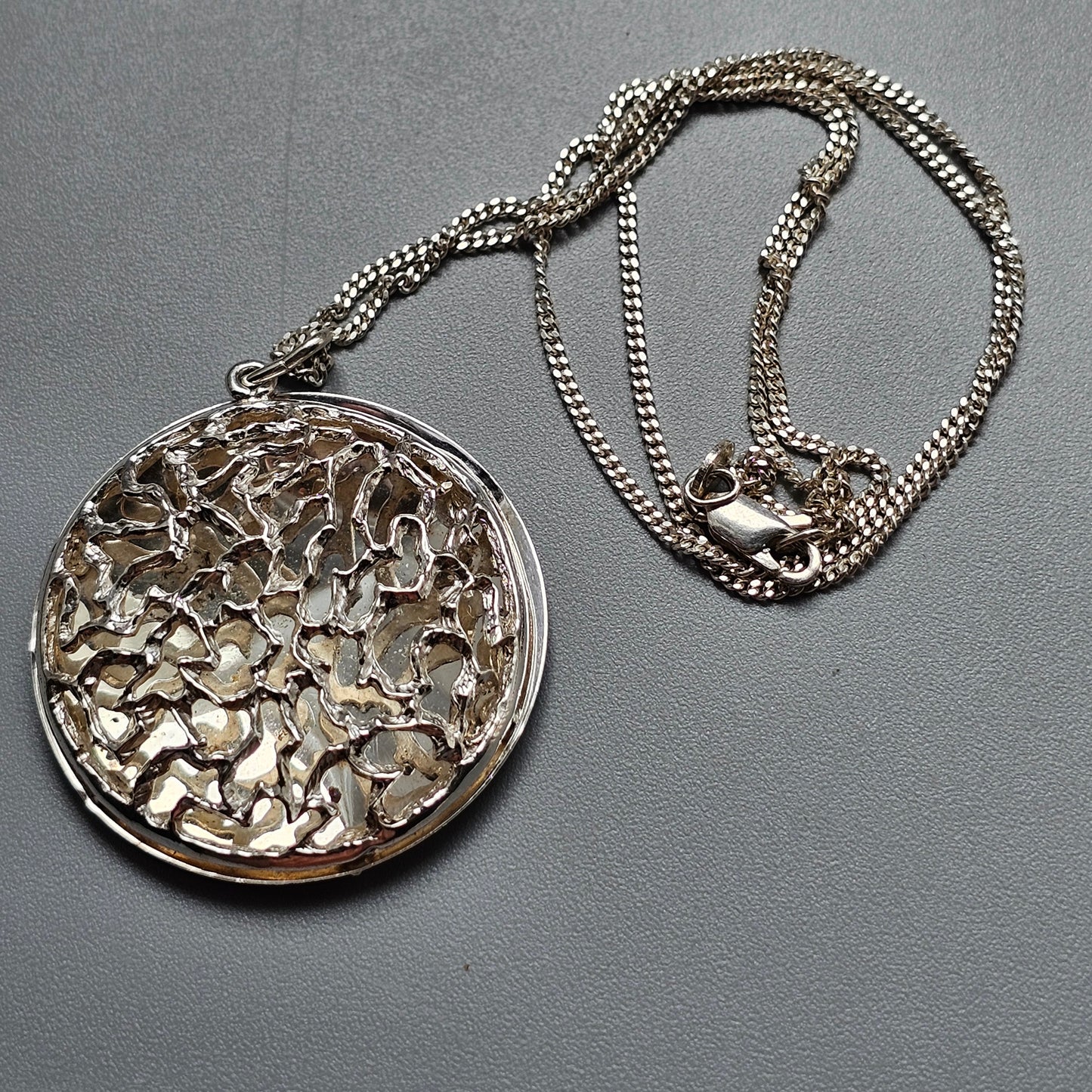 Vintage Finnish Modernist Silver Mesh Necklace Pendant by Pekka Aulin Turkukorut