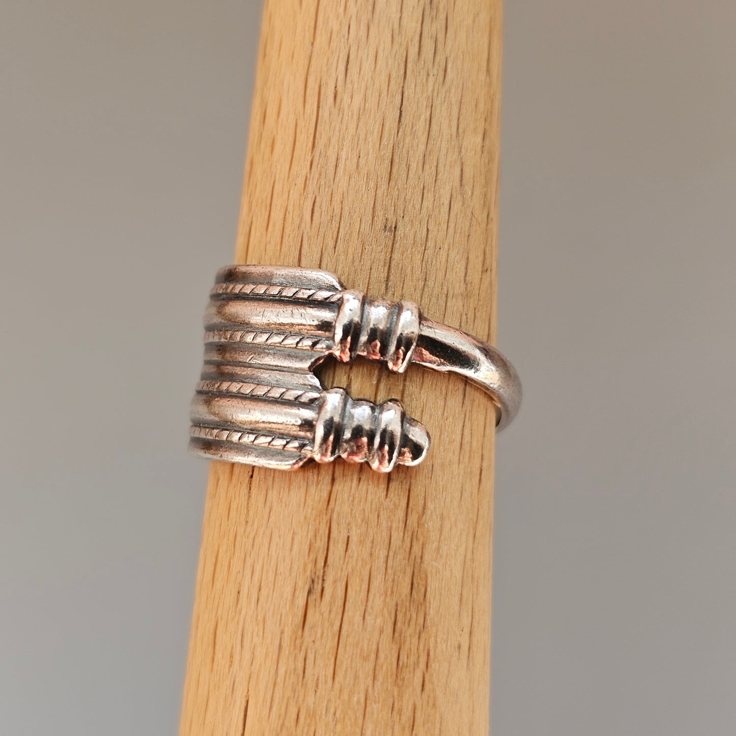 Finnish Kalevala Koru Middle Ages Style Uskela Silver Ring - UK Ring Size N - US Ring Size 6.5 1985