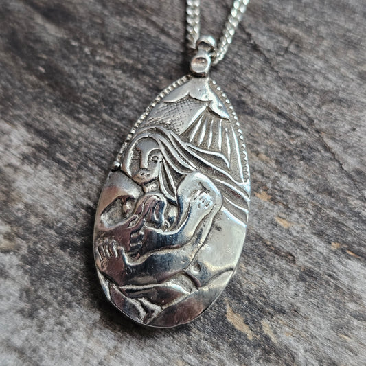 Vintage 1970s Juhani Vuorisalmi Finnish Figural Silver Locket Necklace Pendant 1977
