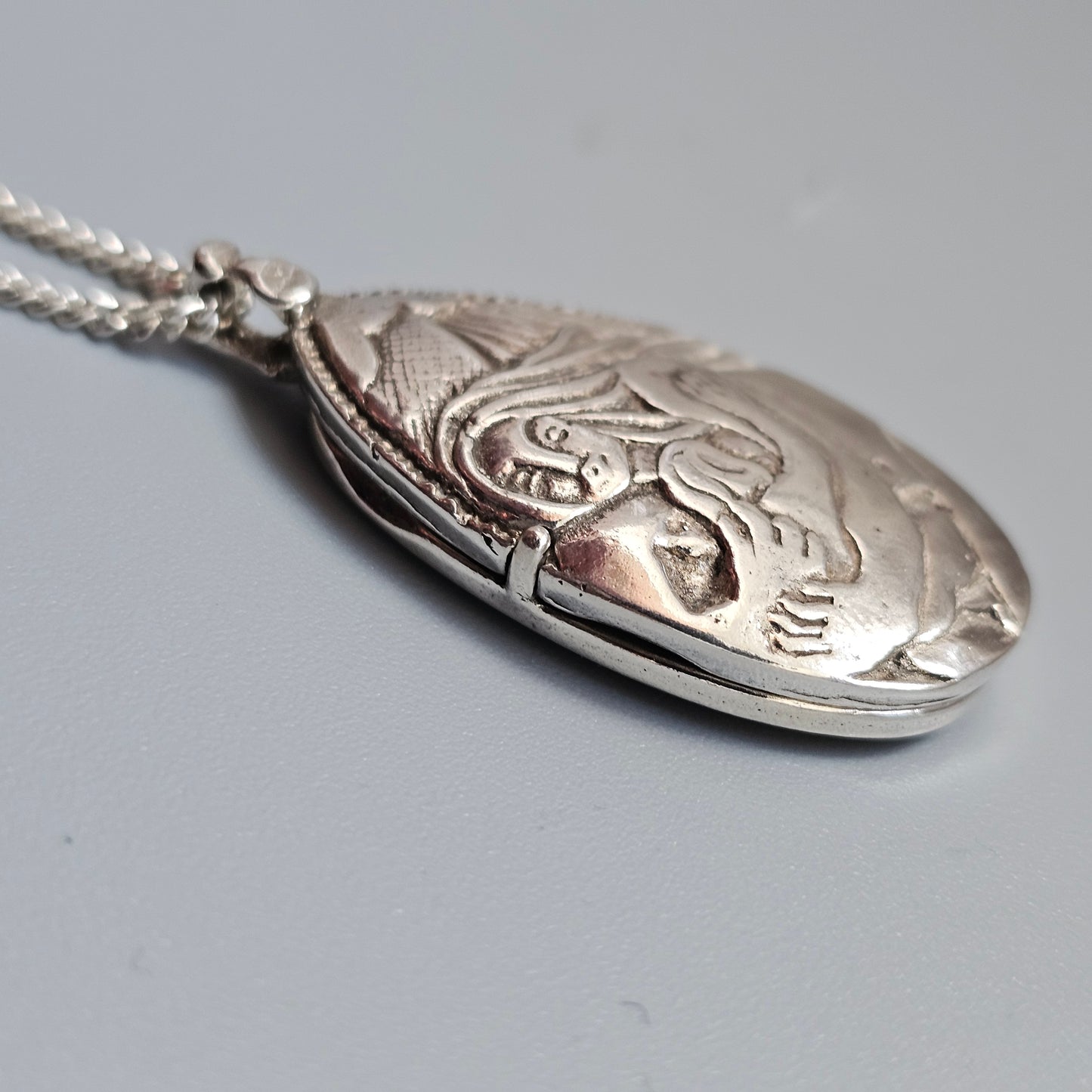 Vintage 1970s Juhani Vuorisalmi Finnish Figural Silver Locket Necklace Pendant 1977