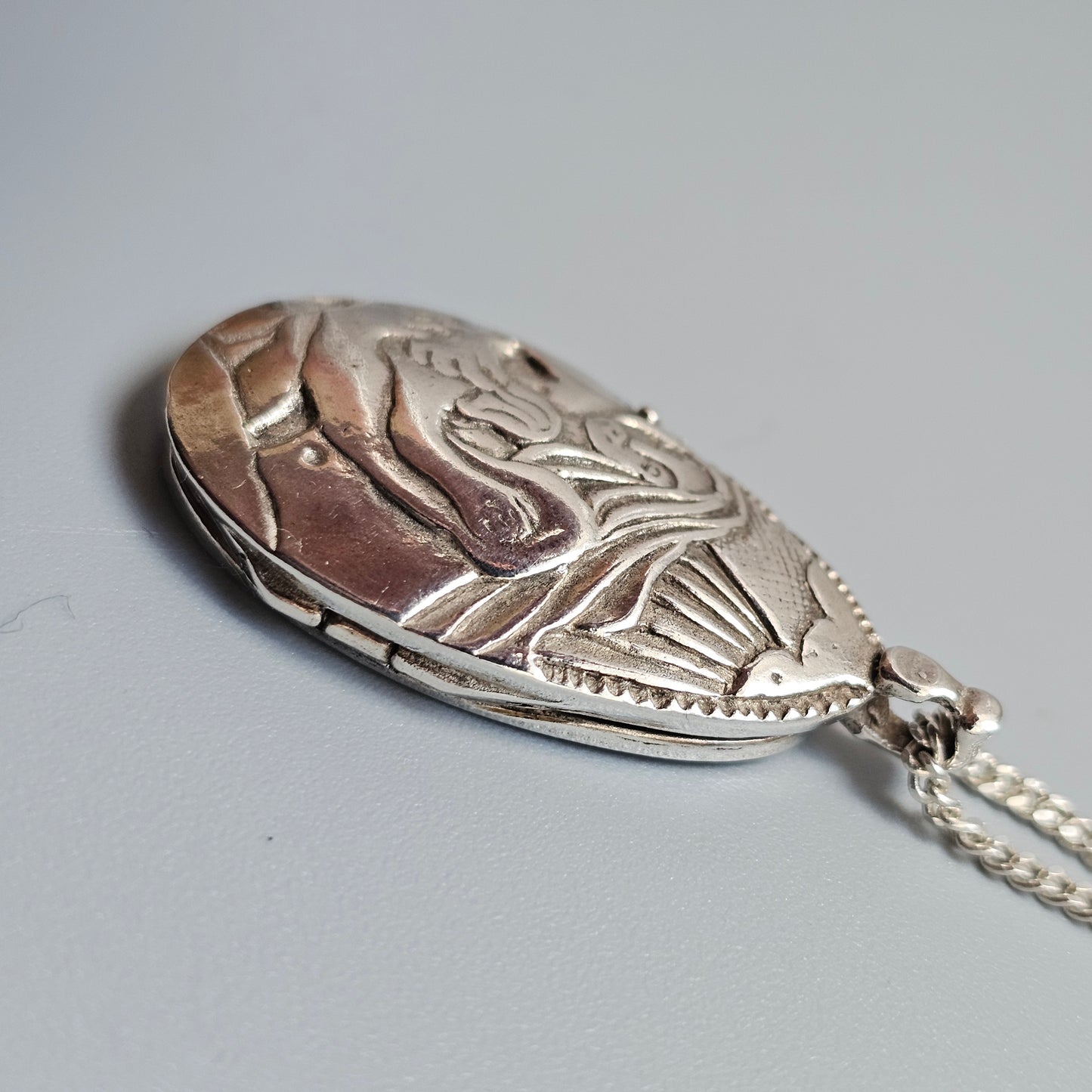 Vintage 1970s Juhani Vuorisalmi Finnish Figural Silver Locket Necklace Pendant 1977