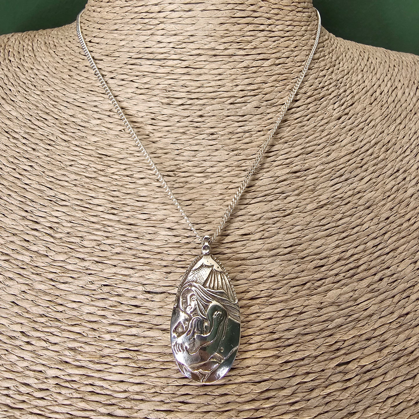 Vintage 1970s Juhani Vuorisalmi Finnish Figural Silver Locket Necklace Pendant 1977