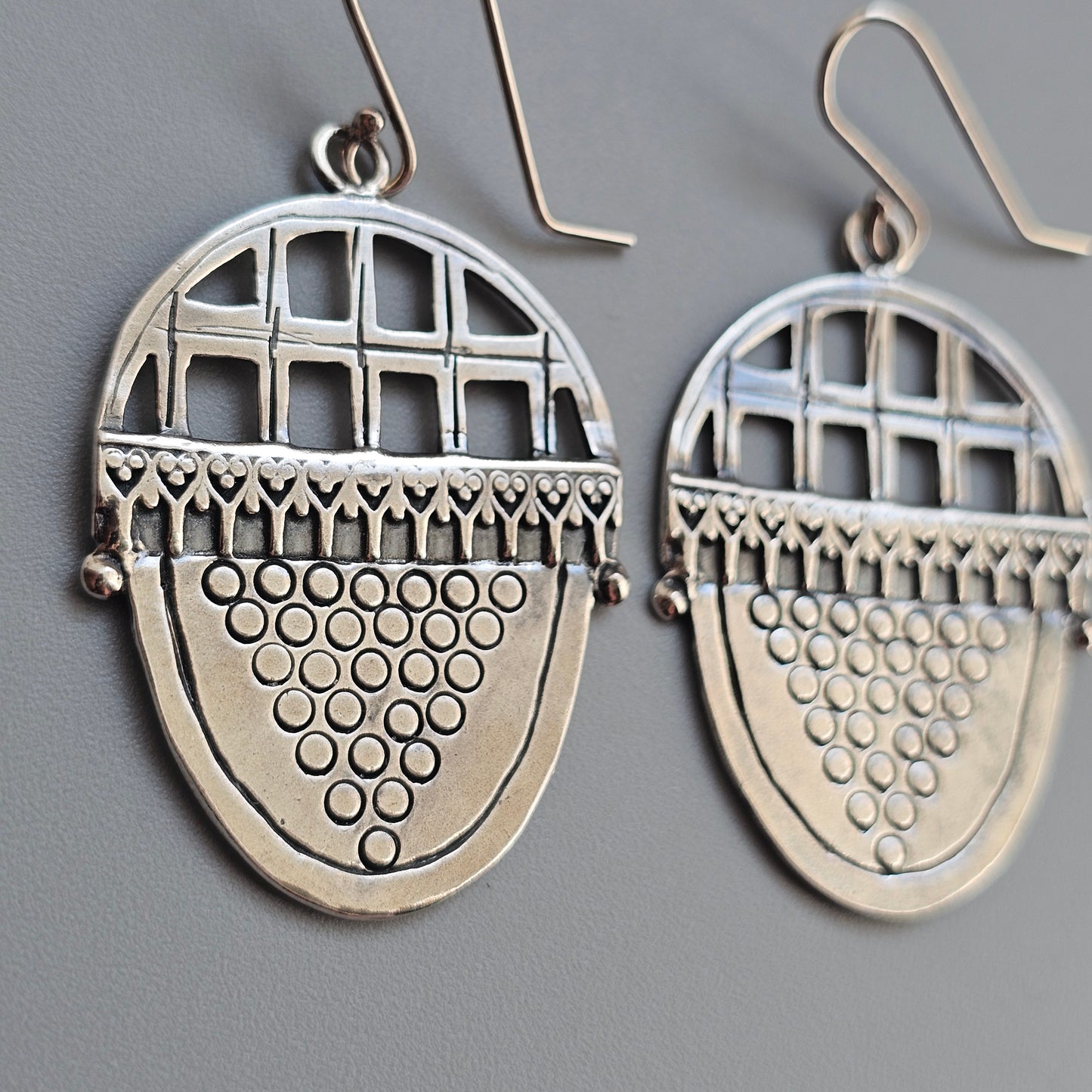 Vintage 1980s 1990s Kimhi Sterling Silver Grape Drop Earrings