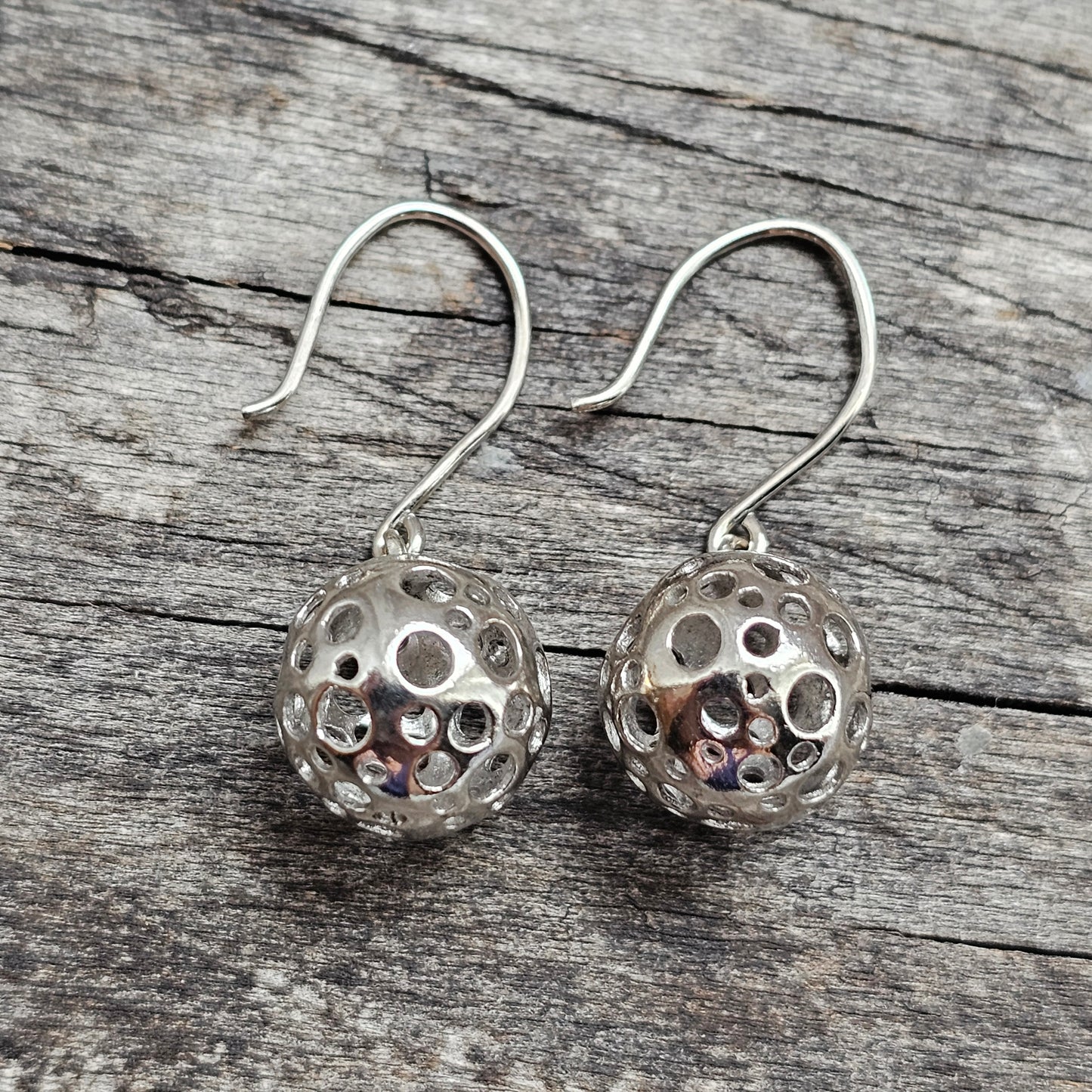 Finnish Liisa Vitali Leppäkerttu Sterling Silver Modernist Orb Earrings
