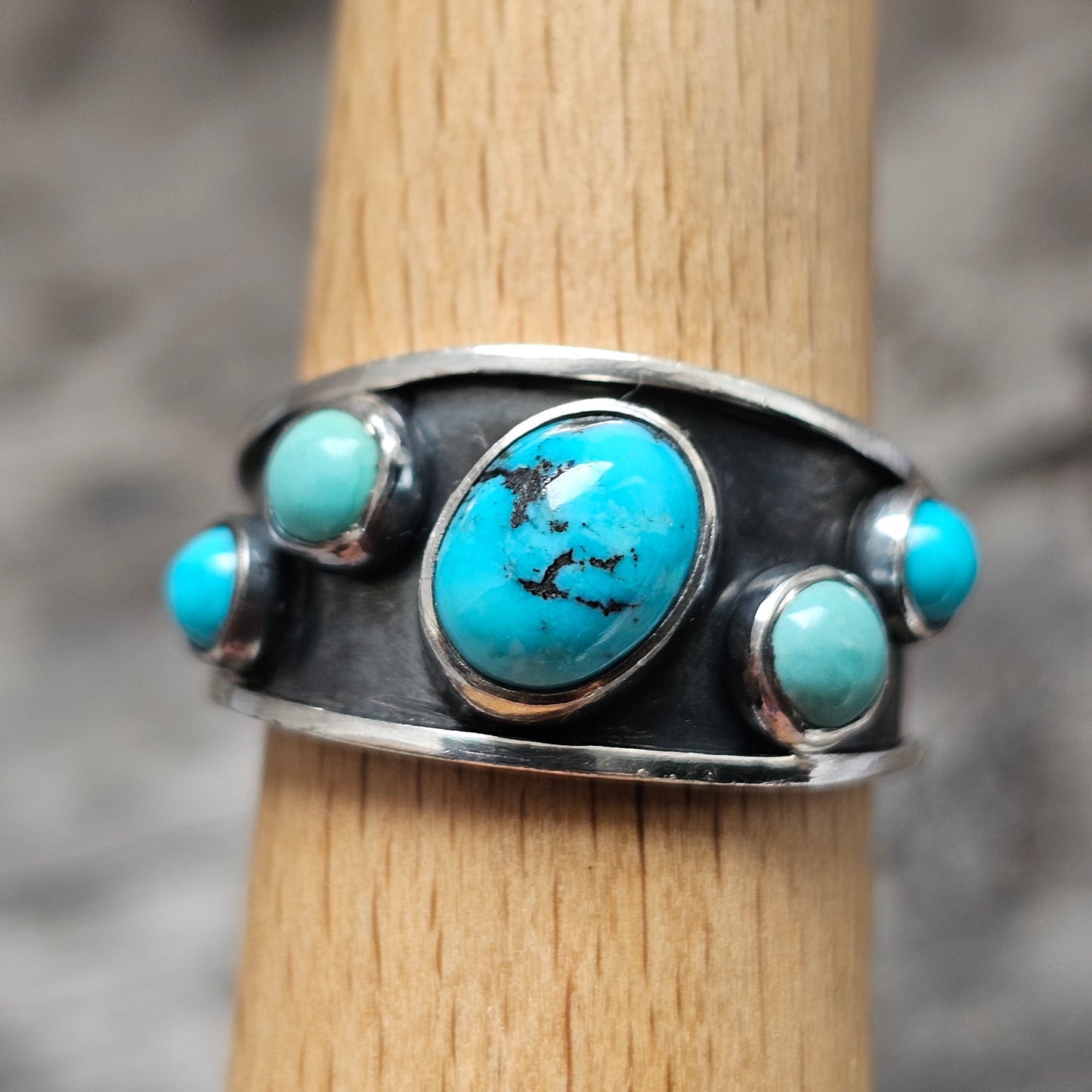 Vintage 1960s Southwestern Native American Style Sterling Silver Turquoise Ring