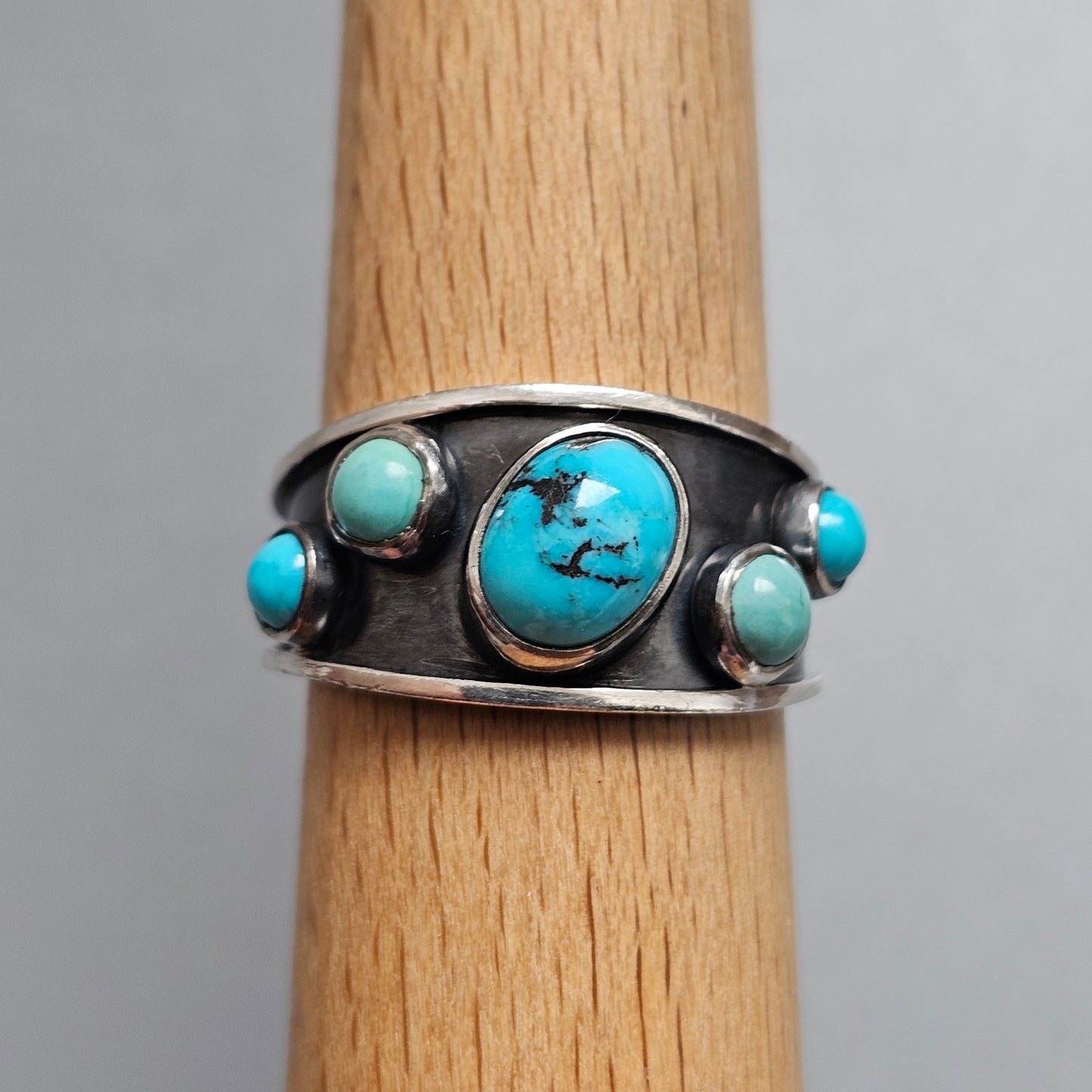 Vintage 1960s Southwestern Native American Style Sterling Silver Turquoise Ring