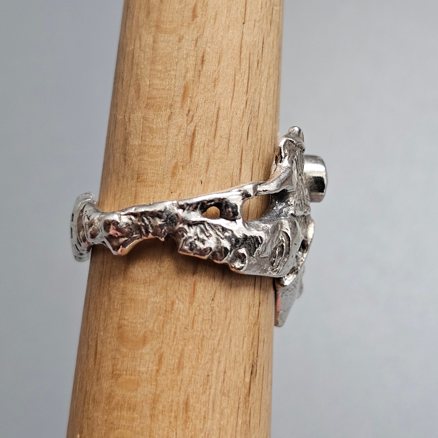 Contemporary Andrei Balašov MASK Sterling Silver Cubic Zirconia Sculptural Ring Estonia