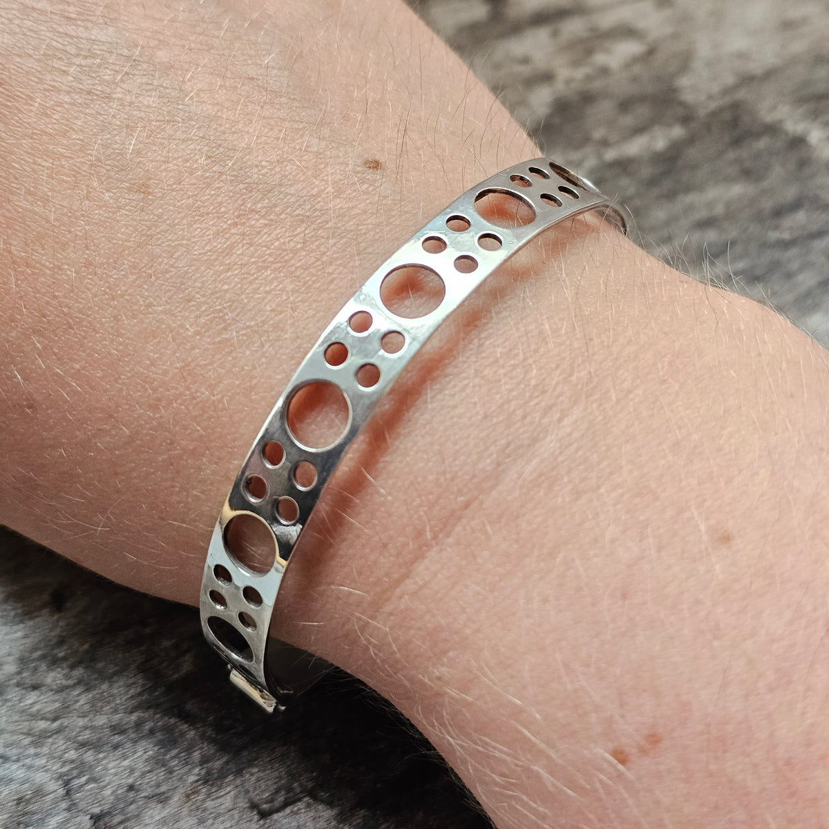 Vintage 1970s Martti Viikinniemi Finnish Silver Modernist Bangle