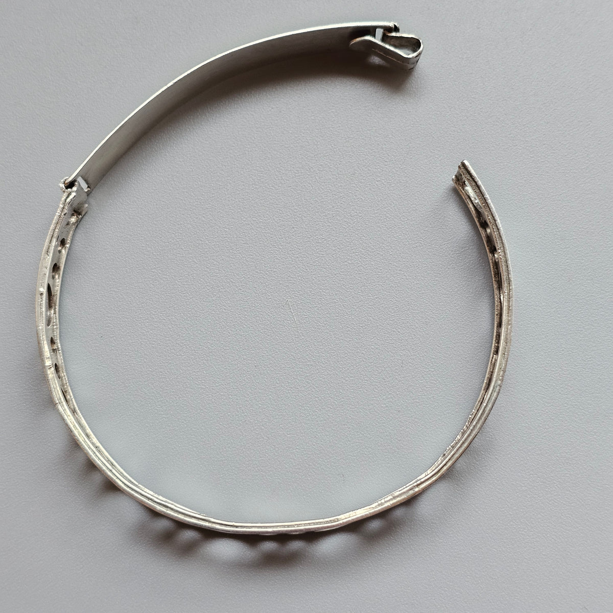 Vintage 1970s Martti Viikinniemi Finnish Silver Modernist Bangle
