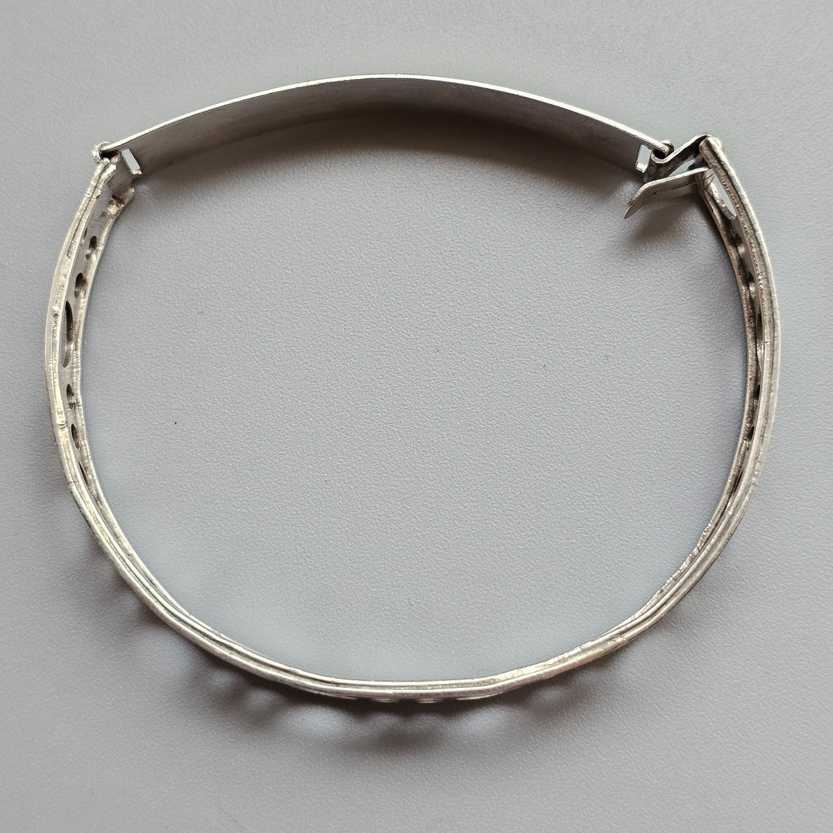 Vintage 1970s Martti Viikinniemi Finnish Silver Modernist Bangle