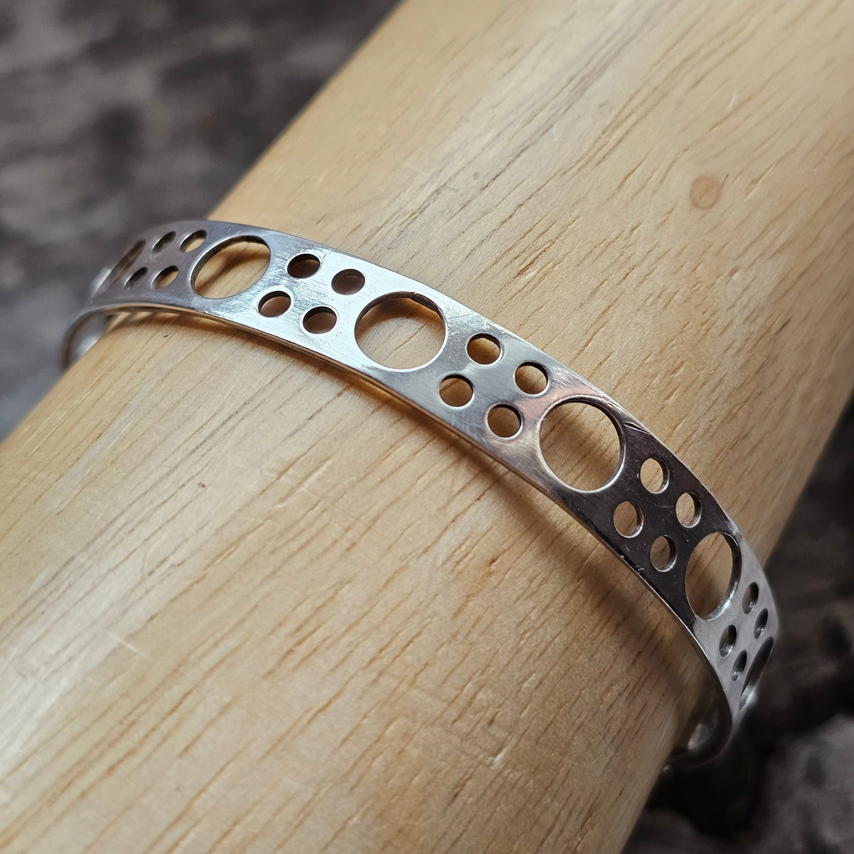 Vintage 1970s Martti Viikinniemi Finnish Silver Modernist Bangle