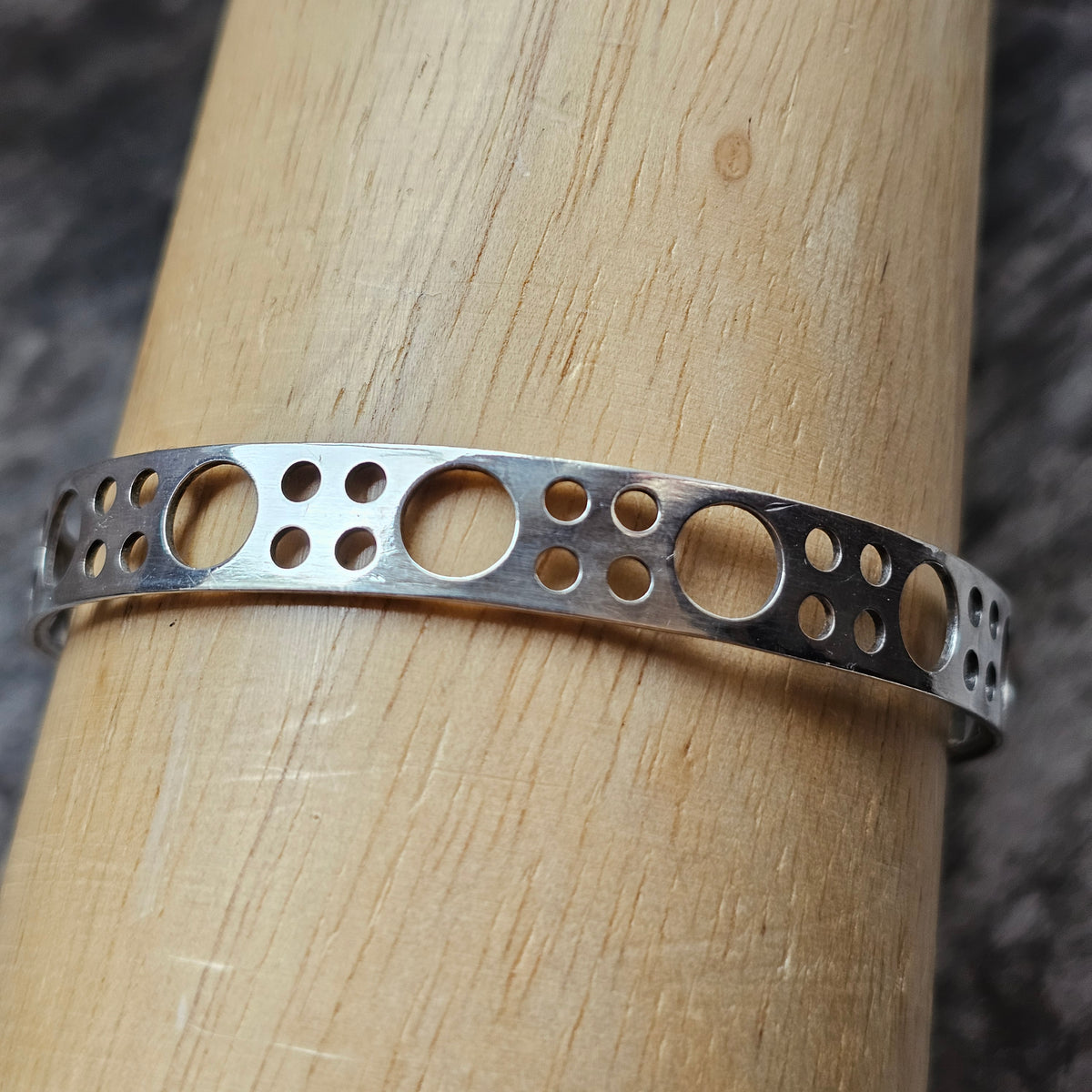 Vintage 1970s Martti Viikinniemi Finnish Silver Modernist Bangle